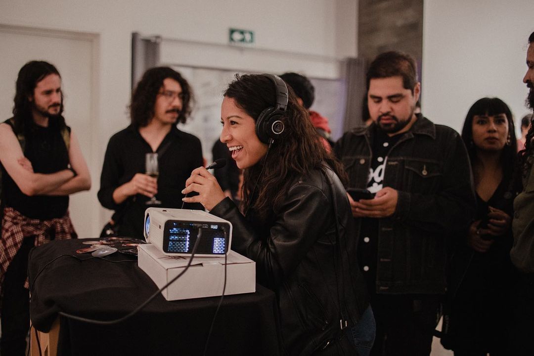 Óscar A. Montiel — Voz y Movimiento, interaction detail
